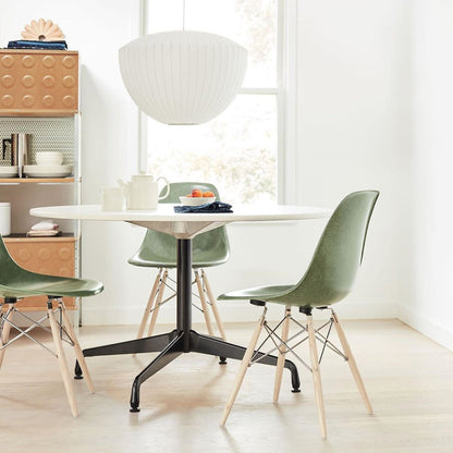 Suspension Nordique Élégante – Un Mélange Chic de Bois et de Métal pour des Espaces Stylés