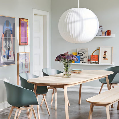 Nordische Chic Hangstoel – Elegant Hout- en Stalen Ontwerp Perfect voor Verfijnde Ruimtes