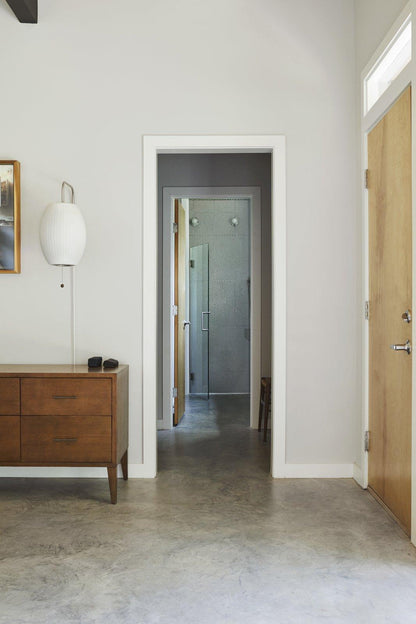 Vägglampa Nelson – Elegant modern design från 1950-talet med valnötsträ och metall