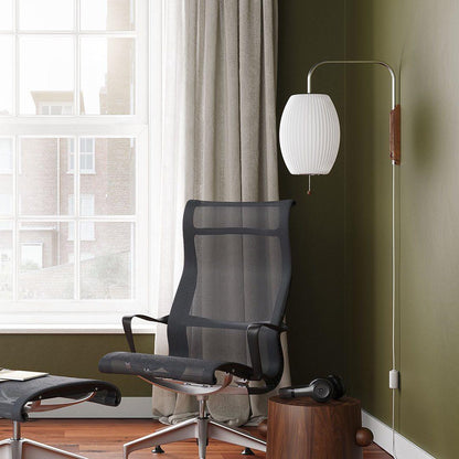 Vägglampa Nelson – Elegant modern design från 1950-talet med valnötsträ och metall