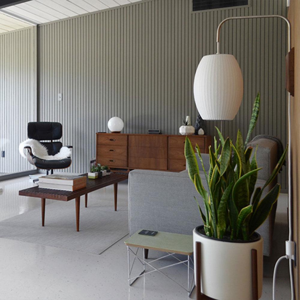 Vägglampa Nelson – Elegant modern design från 1950-talet med valnötsträ och metall