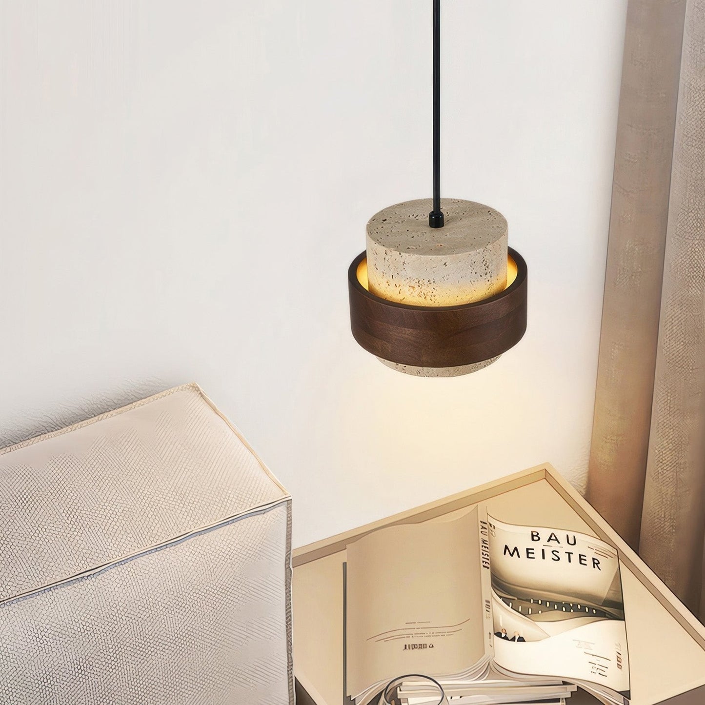 Lampe de chevet Ascend Wabi-Sabi élégamment conçue – Une fusion chic de minimalisme rétro en travertin et en bois