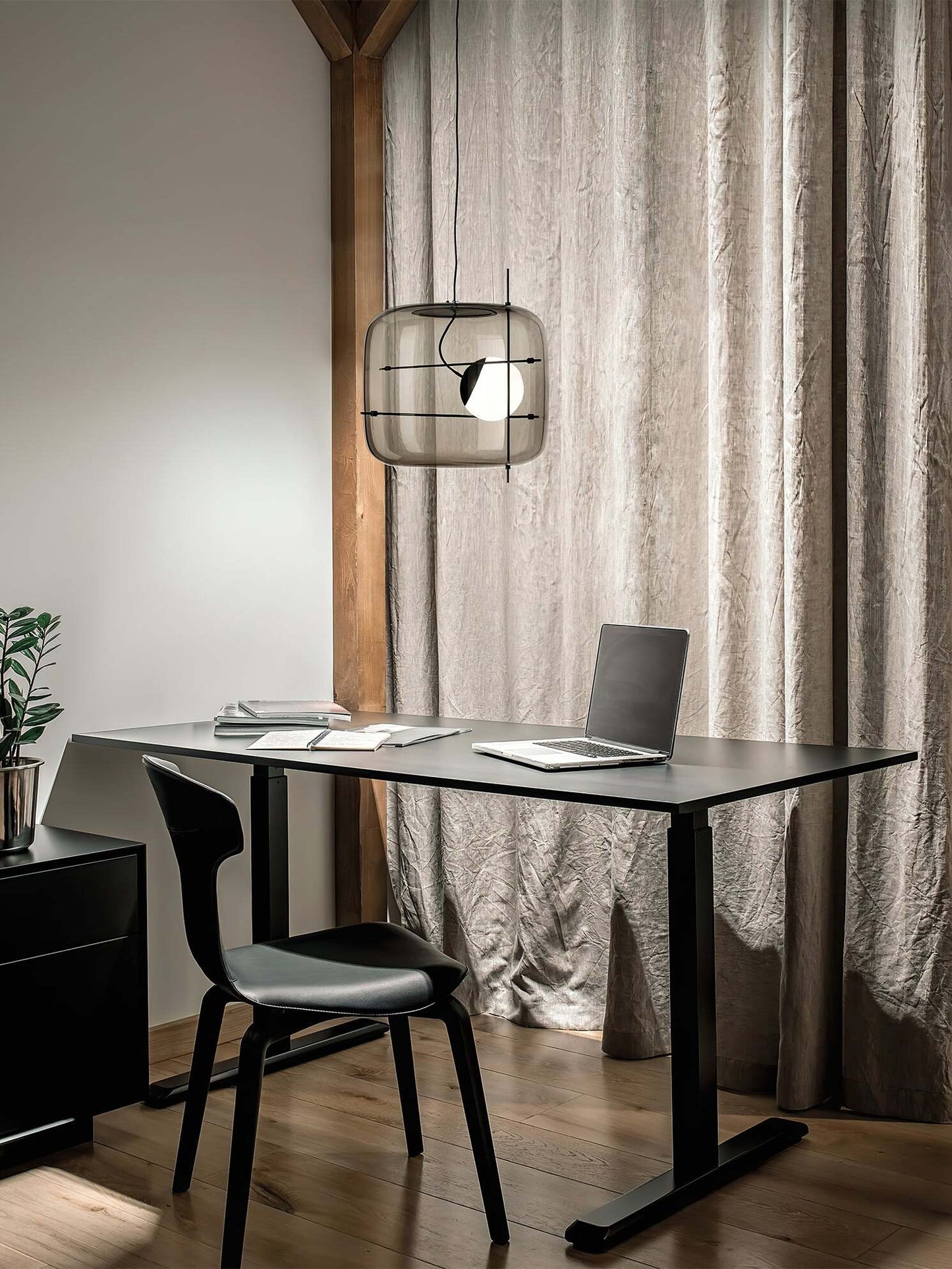 Ophanging en Glas Slank Plot - Elegante LED Hanglamp voor een Warme Sfeer