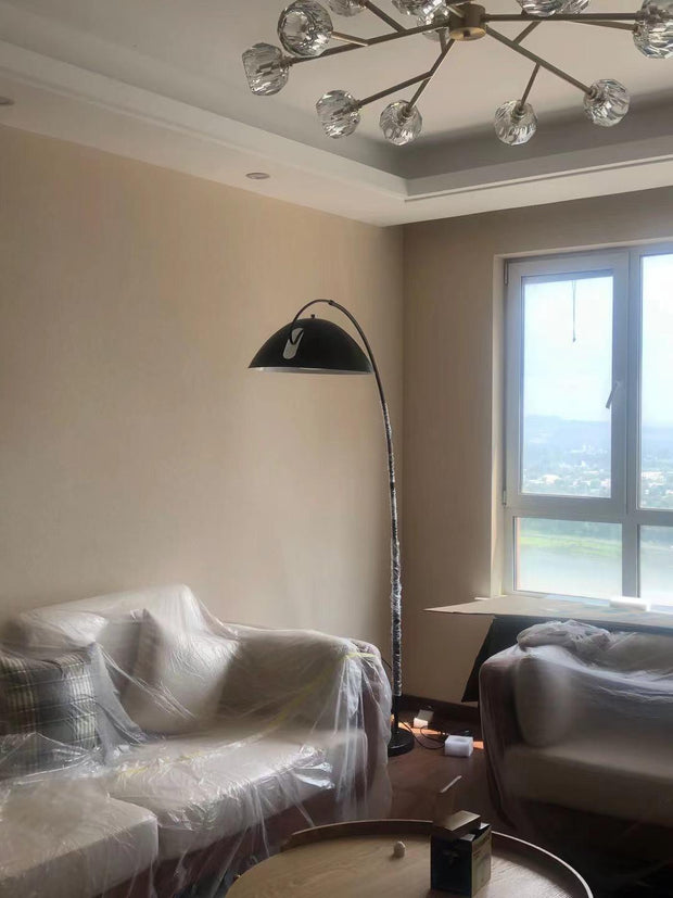 Scandinavian style Arc floor lamp – Elegant LED lighting with adjustable arm