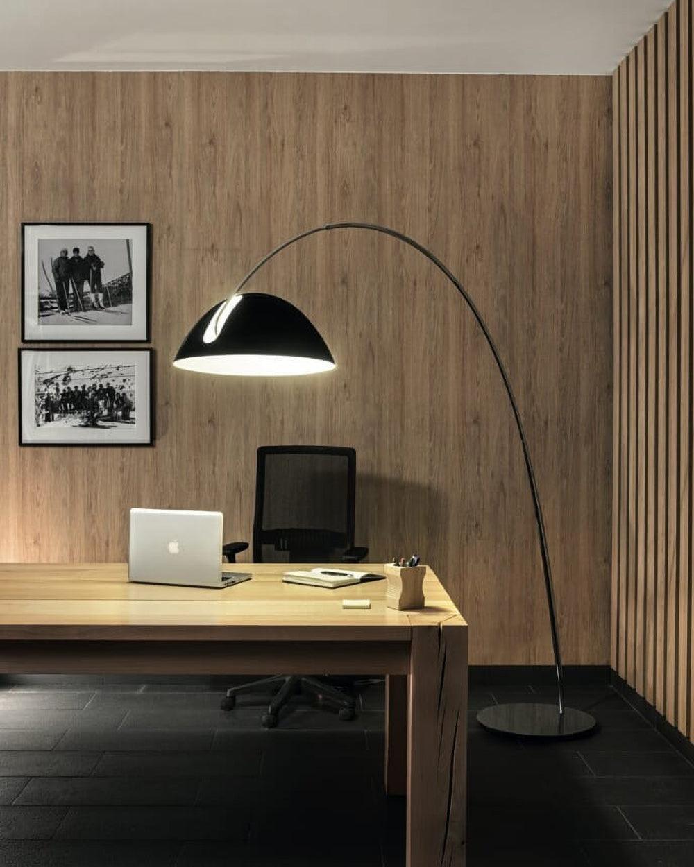 Lampe sur pied Arc de style scandinave – Éclairage LED élégant avec bras réglable