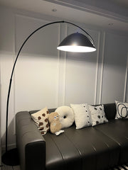 Scandinavian style Arc floor lamp – Elegant LED lighting with adjustable arm