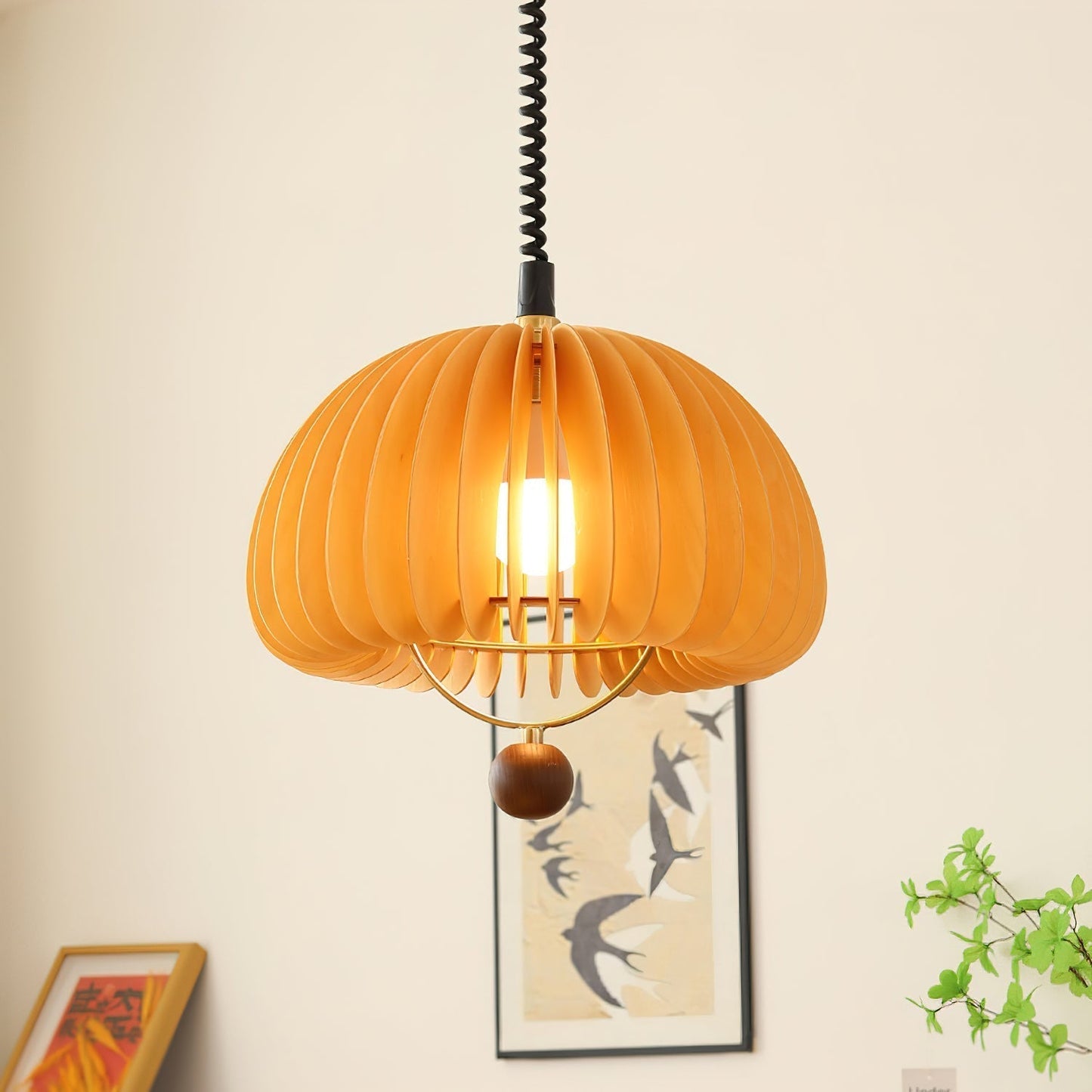 Suspension en forme de citrouille charmante – Lampe en métal et bois polyvalente avec une touche rustique
