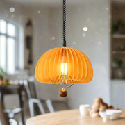 Charming pumpkin-shaped pendant – Versatile metal and wood lamp with a rustic touch