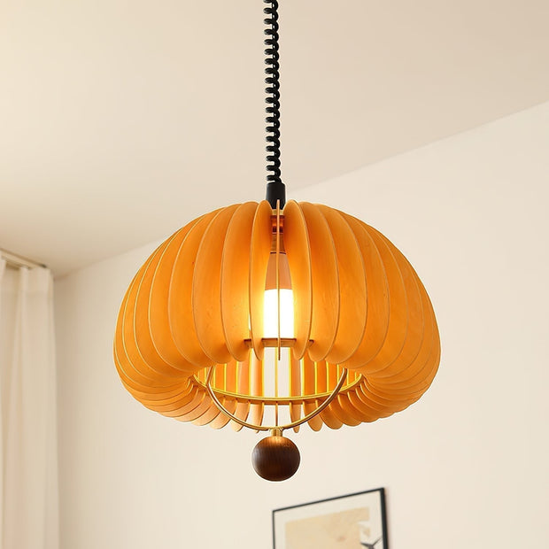 Charming pumpkin-shaped pendant – Versatile metal and wood lamp with a rustic touch