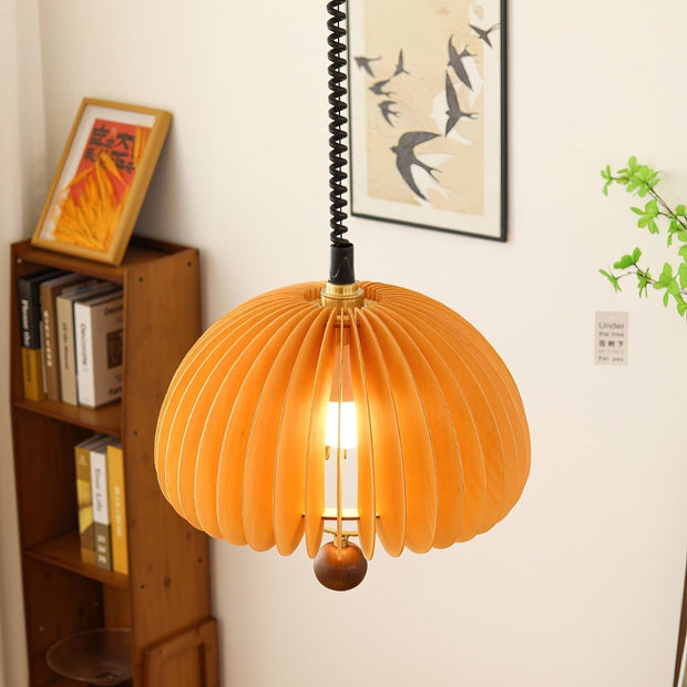Charming pumpkin-shaped pendant – Versatile metal and wood lamp with a rustic touch