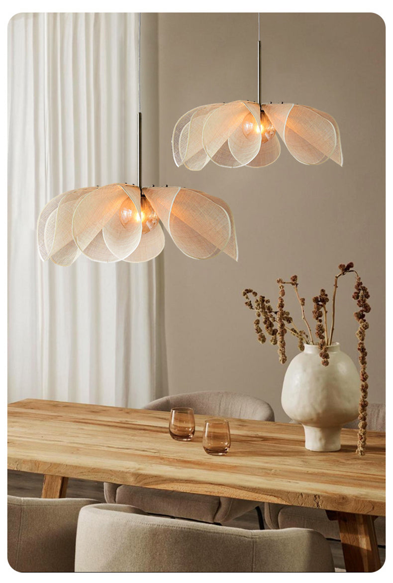 Suspension en tissu Japandi chic avec abat-jour en fleurs – Lampe suspendue élégante avec LED E27