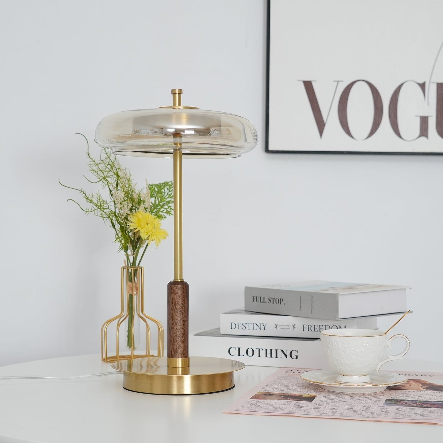 Lampe de Table Contemporaine Ronaldo – Design Élégant en Métal et Verre LED avec une Lumière Douce