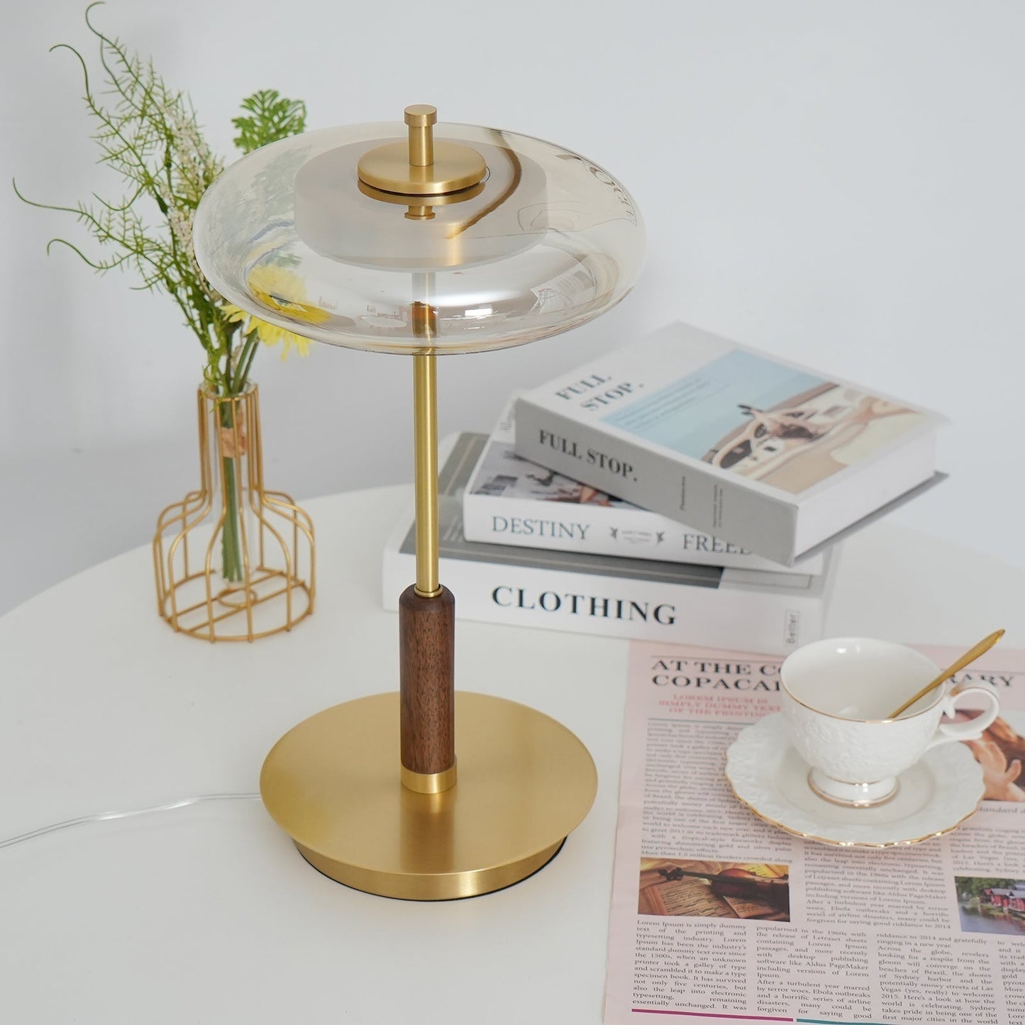 Lampe de Table Contemporaine Ronaldo – Design Élégant en Métal et Verre LED avec une Lumière Douce