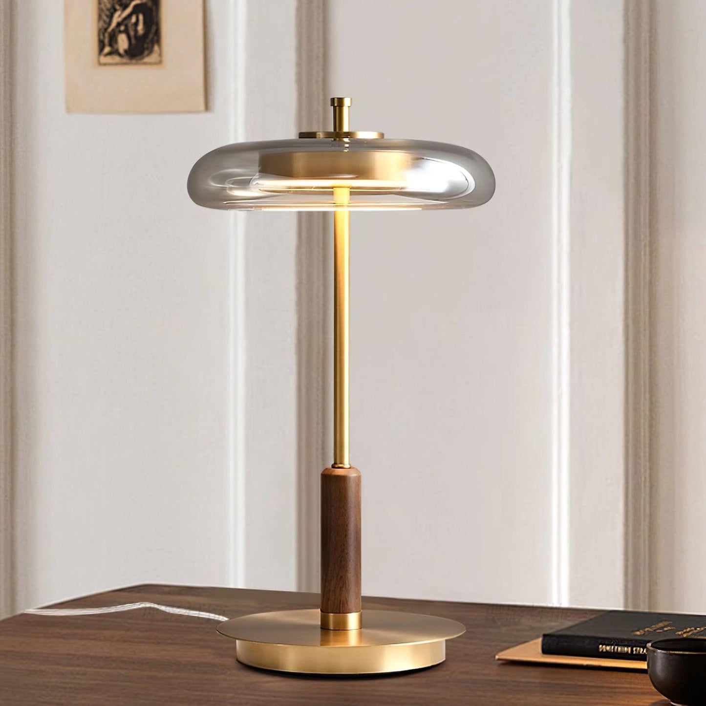 Lampe de Table Contemporaine Ronaldo – Design Élégant en Métal et Verre LED avec une Lumière Douce