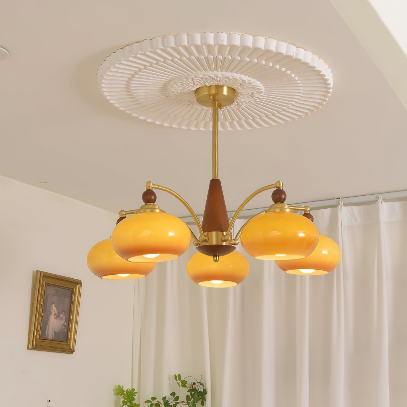 Victorian elegance meets modern craftsmanship: the Melodica retro chandelier