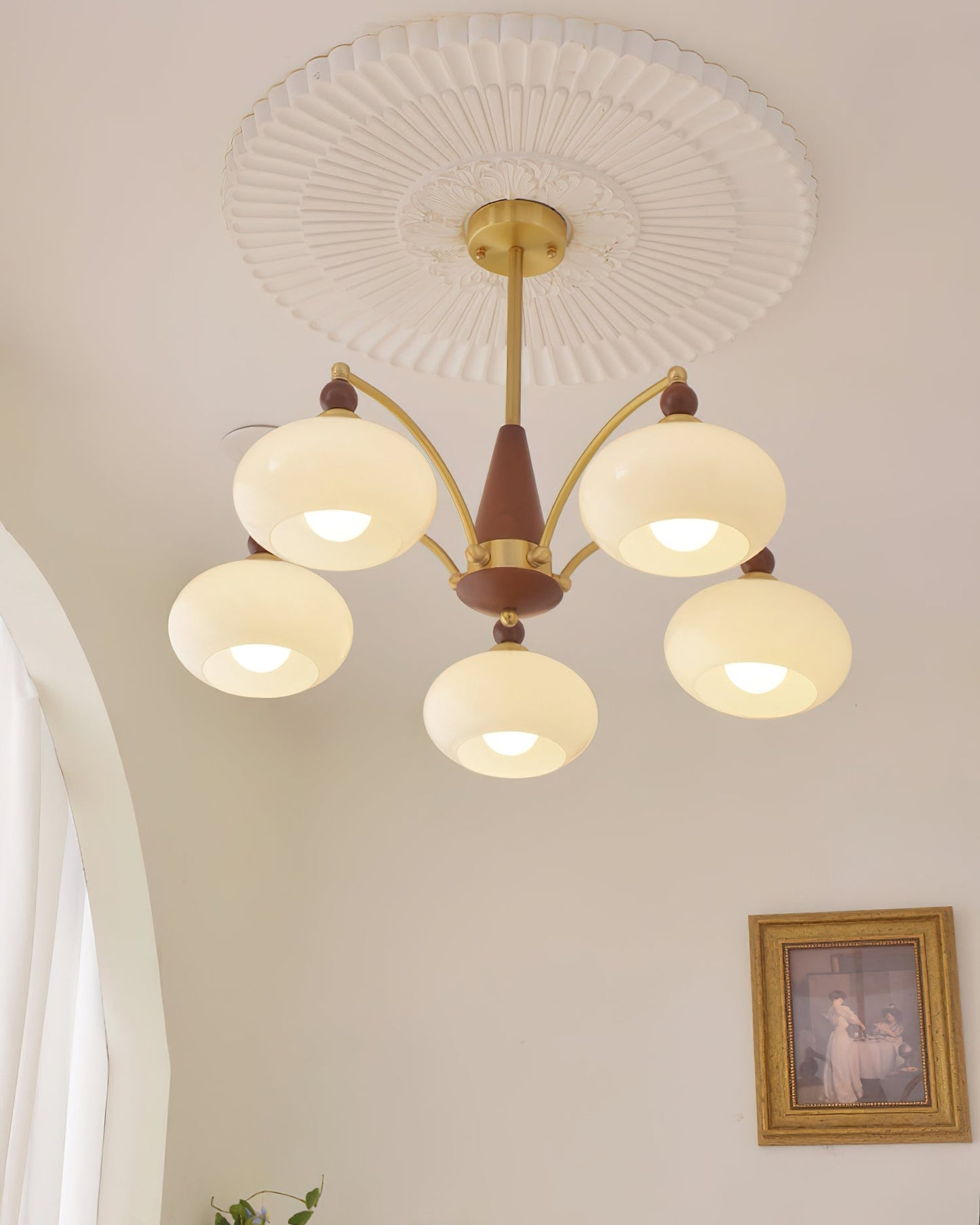 Victorian elegance meets modern craftsmanship: the Melodica retro chandelier