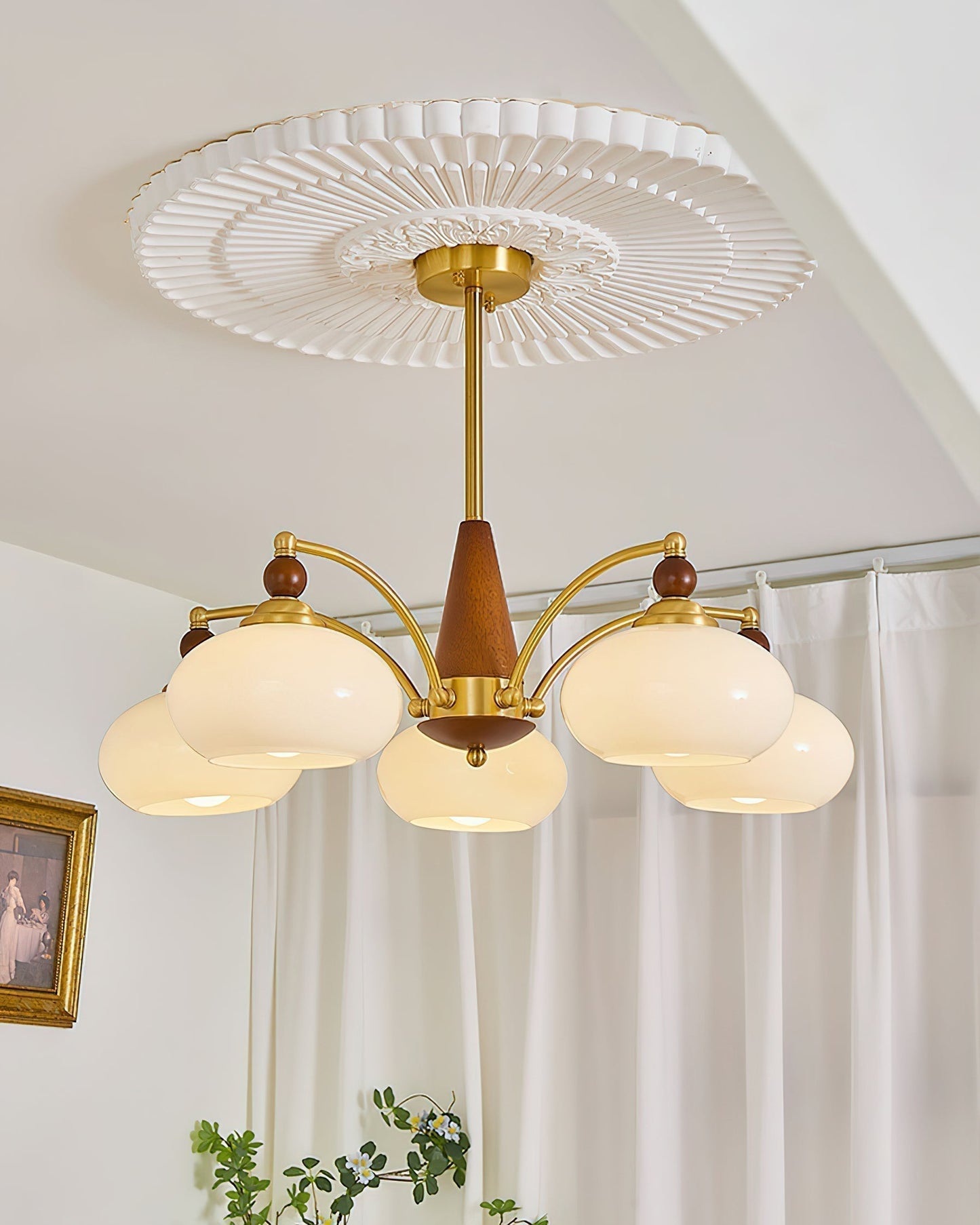 Victorian elegance meets modern craftsmanship: the Melodica retro chandelier