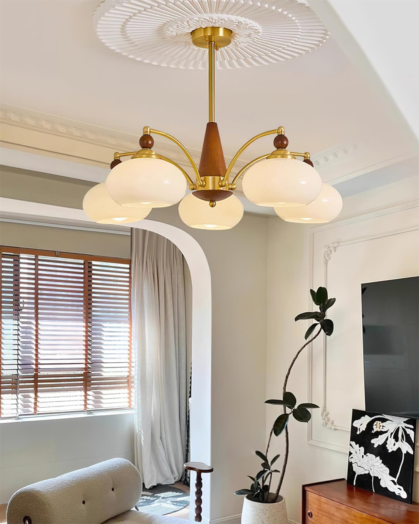 Victorian elegance meets modern craftsmanship: the Melodica retro chandelier