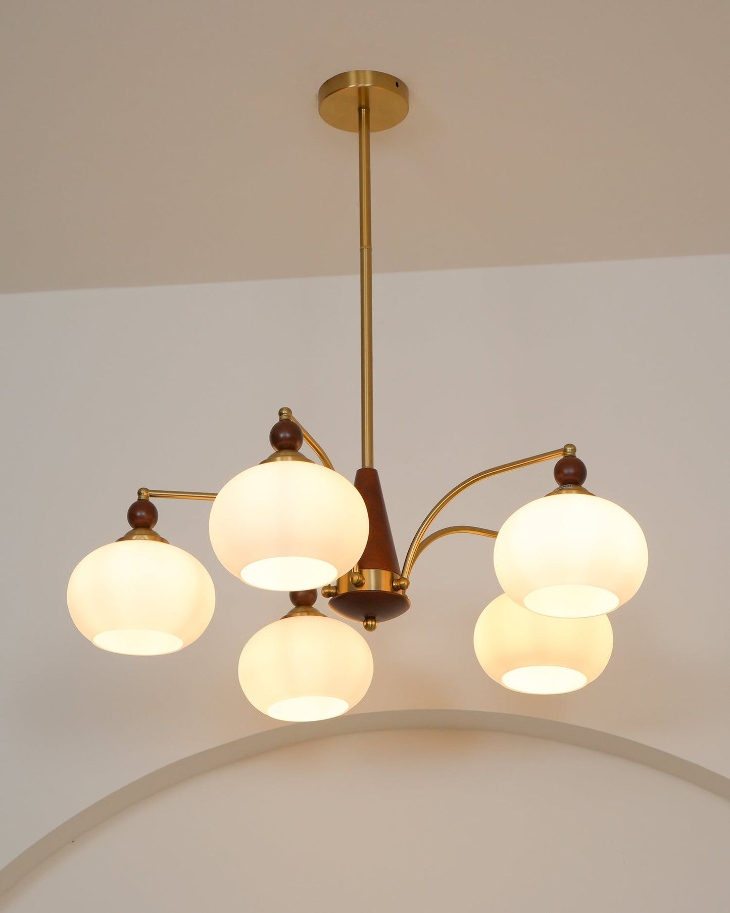 Victorian elegance meets modern craftsmanship: the Melodica retro chandelier