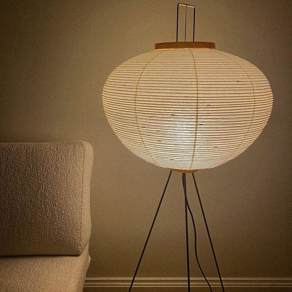 Lampadaire en papier de riz élégant – Éclairage sleek et stylé pour votre salon et votre chambre à coucher