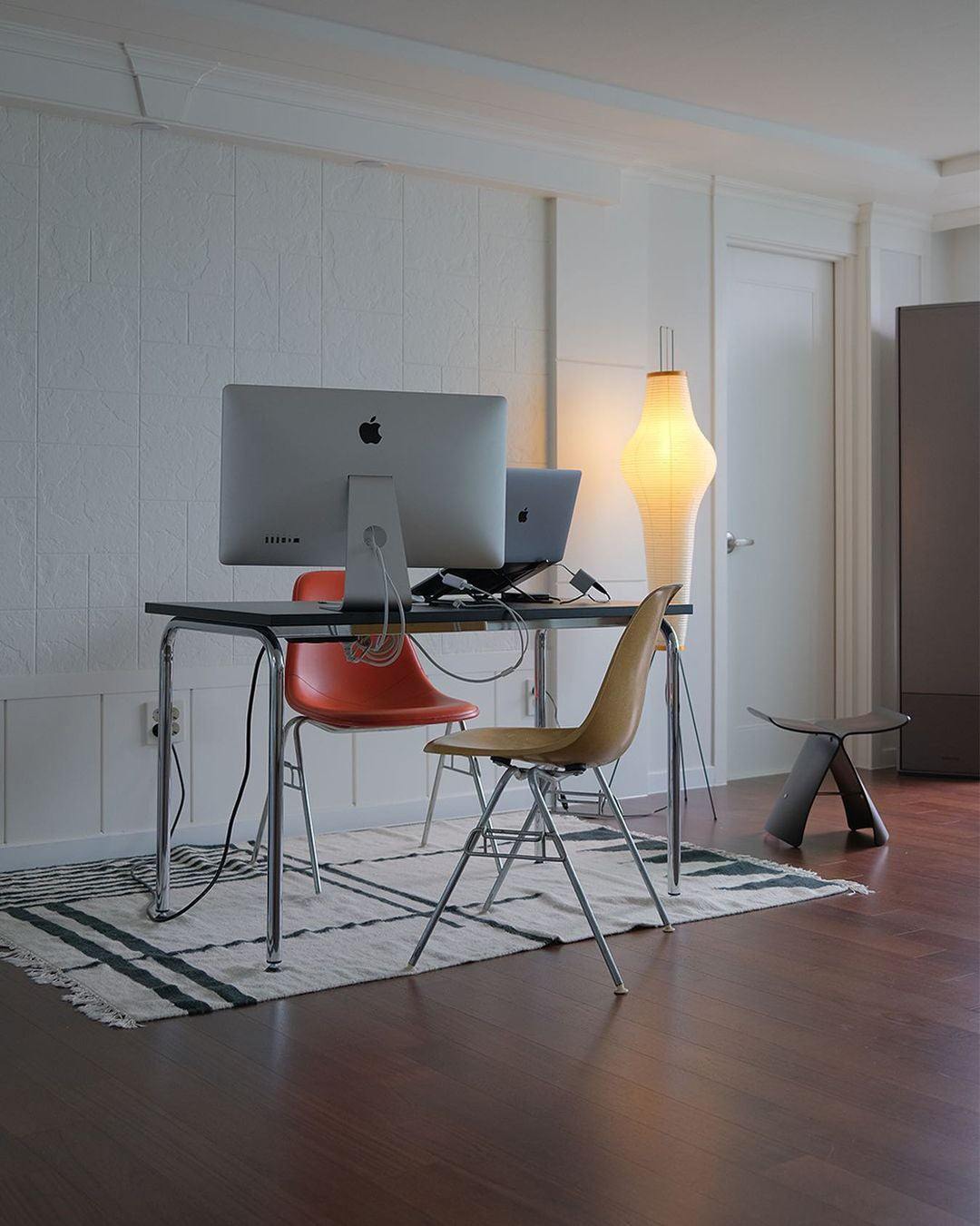 Lampadaire en papier de riz élégant – Éclairage sleek et stylé pour votre salon et votre chambre à coucher