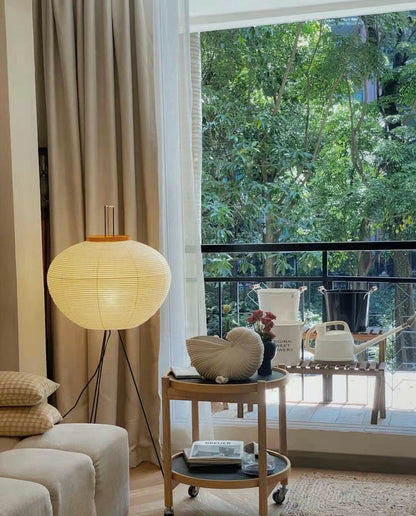 Lampadaire en papier de riz élégant – Éclairage sleek et stylé pour votre salon et votre chambre à coucher