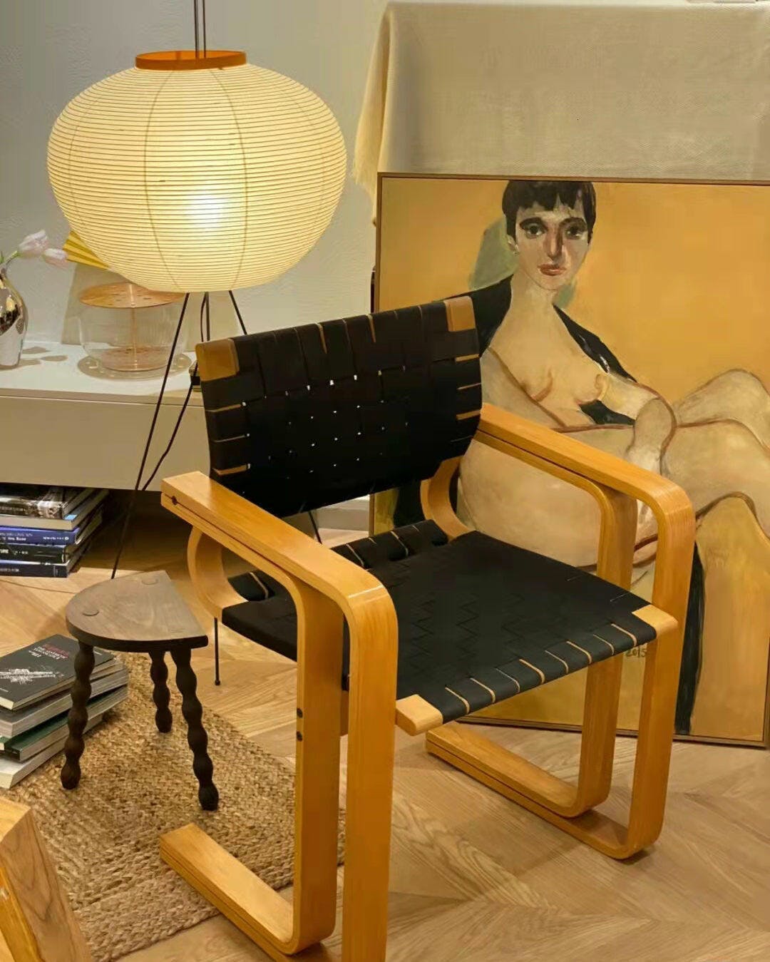 Lampadaire en papier de riz élégant – Éclairage sleek et stylé pour votre salon et votre chambre à coucher