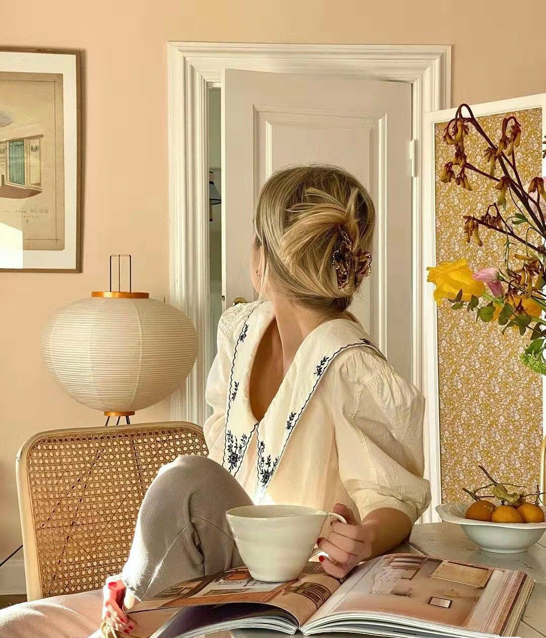 Lampadaire en papier de riz élégant – Éclairage sleek et stylé pour votre salon et votre chambre à coucher