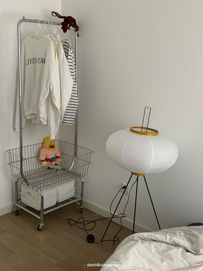 Lampadaire en papier de riz élégant – Éclairage sleek et stylé pour votre salon et votre chambre à coucher