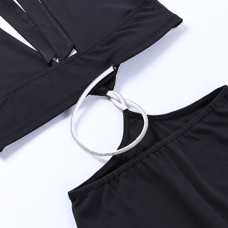 Robe Enveloppante Élégante en Polyester avec Détails en Rhinestones – Mode Artisanale