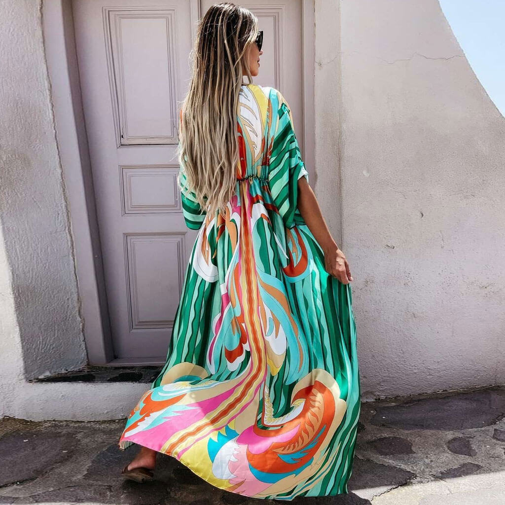 Robe Maxi Imprimée Abstraite Colorée avec Décolleté en V et Manches 3/4 – Élégance et Confort