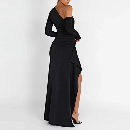 Robe Maxi Noire à Épaule Dénudée avec Détail Volant – Élégante Robe de Soirée