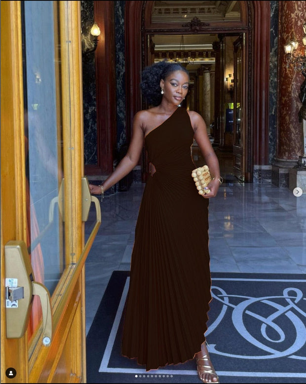 Pleated Maxi Dress with One Shoulder – Slim Fit Evening Wear in High-Quality Polyester, Available in Multiple Sizes