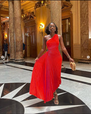 Pleated Maxi Dress with One Shoulder – Slim Fit Evening Wear in High-Quality Polyester, Available in Multiple Sizes