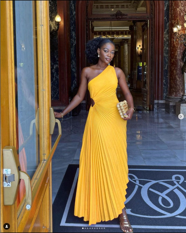 Pleated Maxi Dress with One Shoulder – Slim Fit Evening Wear in High-Quality Polyester, Available in Multiple Sizes