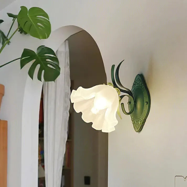 Elegante wandlamp in lelietjes-van-dalen vorm – Bloem geïnspireerd ontwerp met zacht licht (E27)