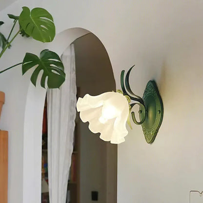Elegante wandlamp in lelietjes-van-dalen vorm – Bloem geïnspireerd ontwerp met zacht licht (E27)
