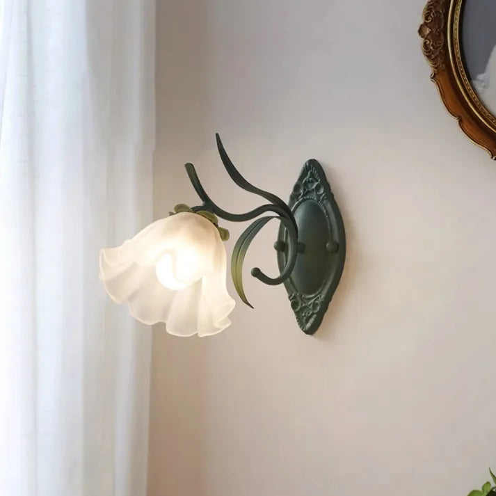 Elegante wandlamp in lelietjes-van-dalen vorm – Bloem geïnspireerd ontwerp met zacht licht (E27)