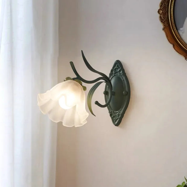 Elegant lily of the valley wall light – Flower-inspired design with soft light (E27)