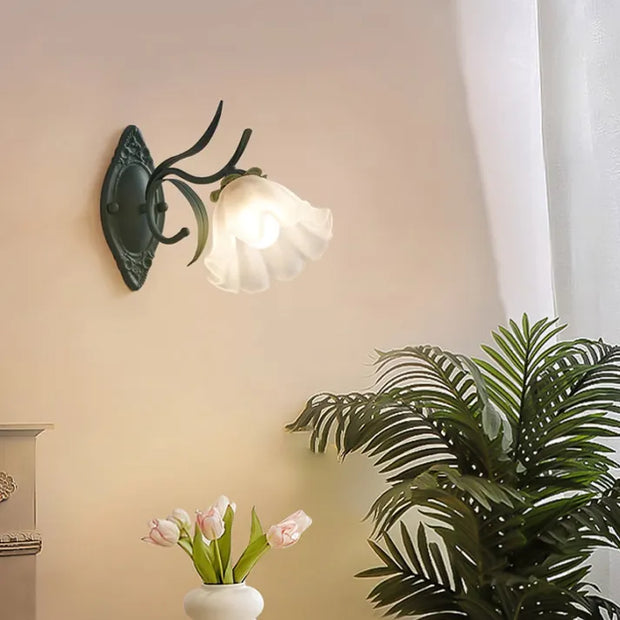 Elegant lily of the valley wall light – Flower-inspired design with soft light (E27)