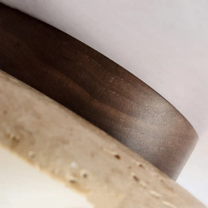 Höj ditt utrymme med den eleganta taklampan i travertin Glow - Perfekt för trappor och interiörer