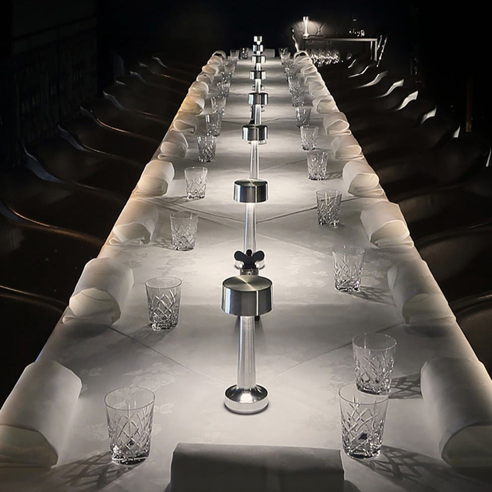 Elegante LuxGlow tafellamp - Aanpasbare dimbare LED-verlichting voor een verfijnde sfeer