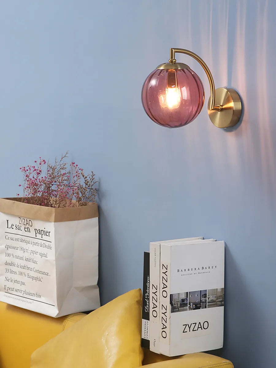 Elegant vägglampa i glas – Omfamna modern elegans med ett mjukt omgivande ljus