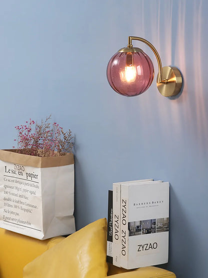 Elegant vägglampa i glas – Omfamna modern elegans med ett mjukt omgivande ljus