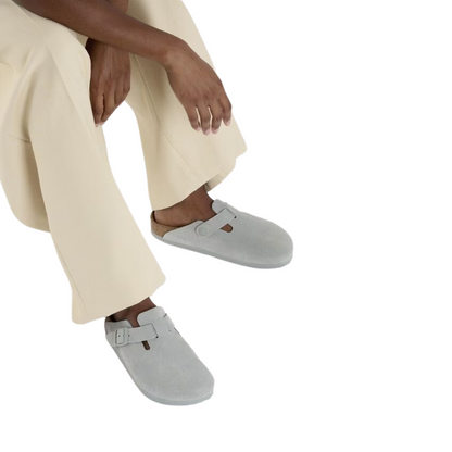 Sabots Unisex en Cuir Suédé Boston – Confort Élevé et Design Ajustable pour Toutes les Saisons