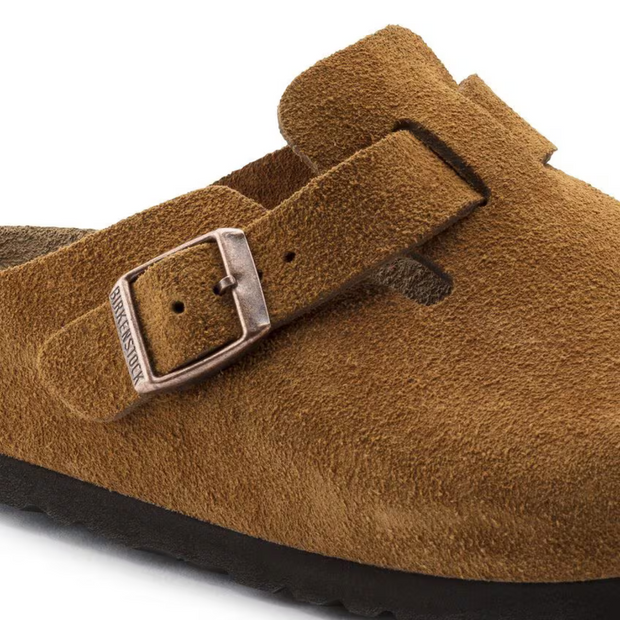 Anatomical and Comfortable Taupe Velvet Clogs for an Elegant Style