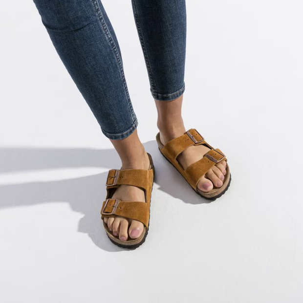Sandales Femme Arizona en Suède avec Semelle Ergonomique et Boucles Ajustables – Confort et Style Décontracté