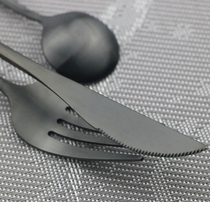 Set de couverts en acier inoxydable 36 pièces – Sophistiqué et durable