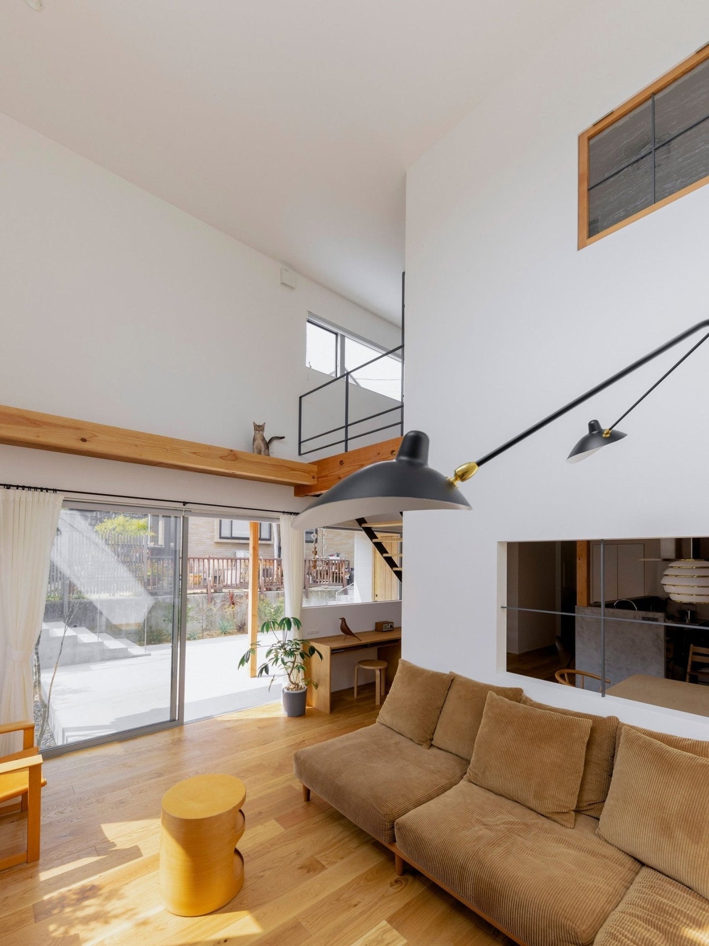 Applique Murale à Un Bras Inspirée de Mouille – Design Chic et Ajustable pour Espaces Sophistiqués