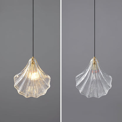 Suspension Chic Mini Coquille – Élégant luminaire en verre et laiton